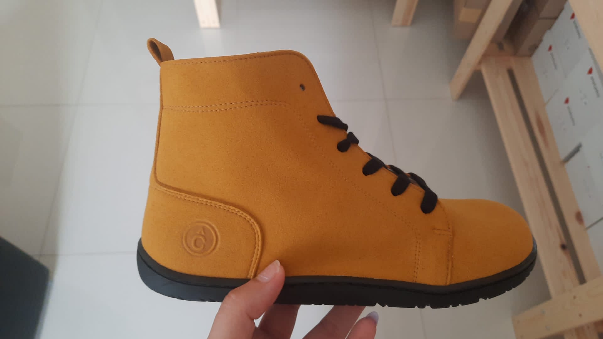 Botas descalzas para adultos - Coqueflex Suede Micro color Mostaza
