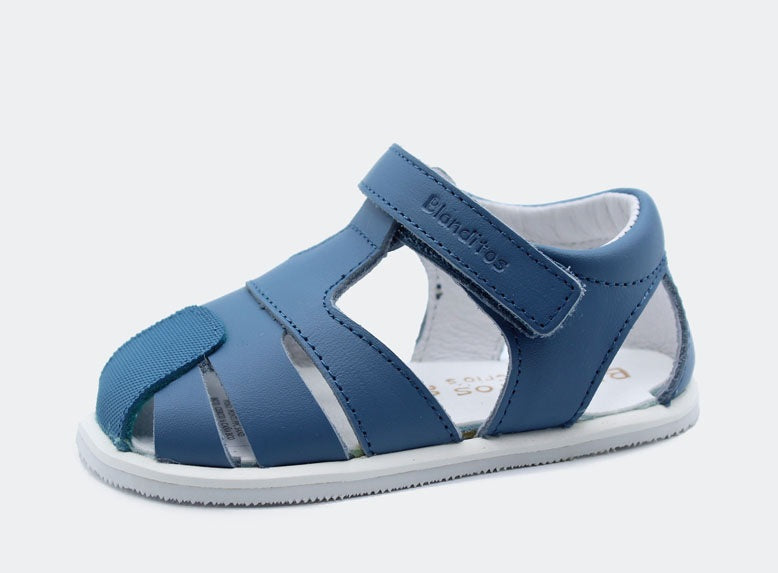 Sandalias que respetan los pies de los niños - Blanditos Isla Azafata