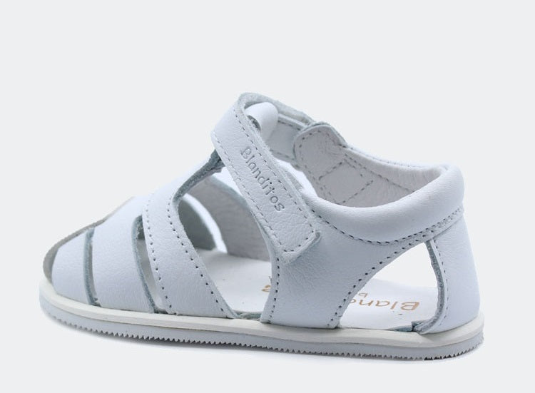 Sandalias que respetan los pies de los niños - Blanditos Isla Blanco