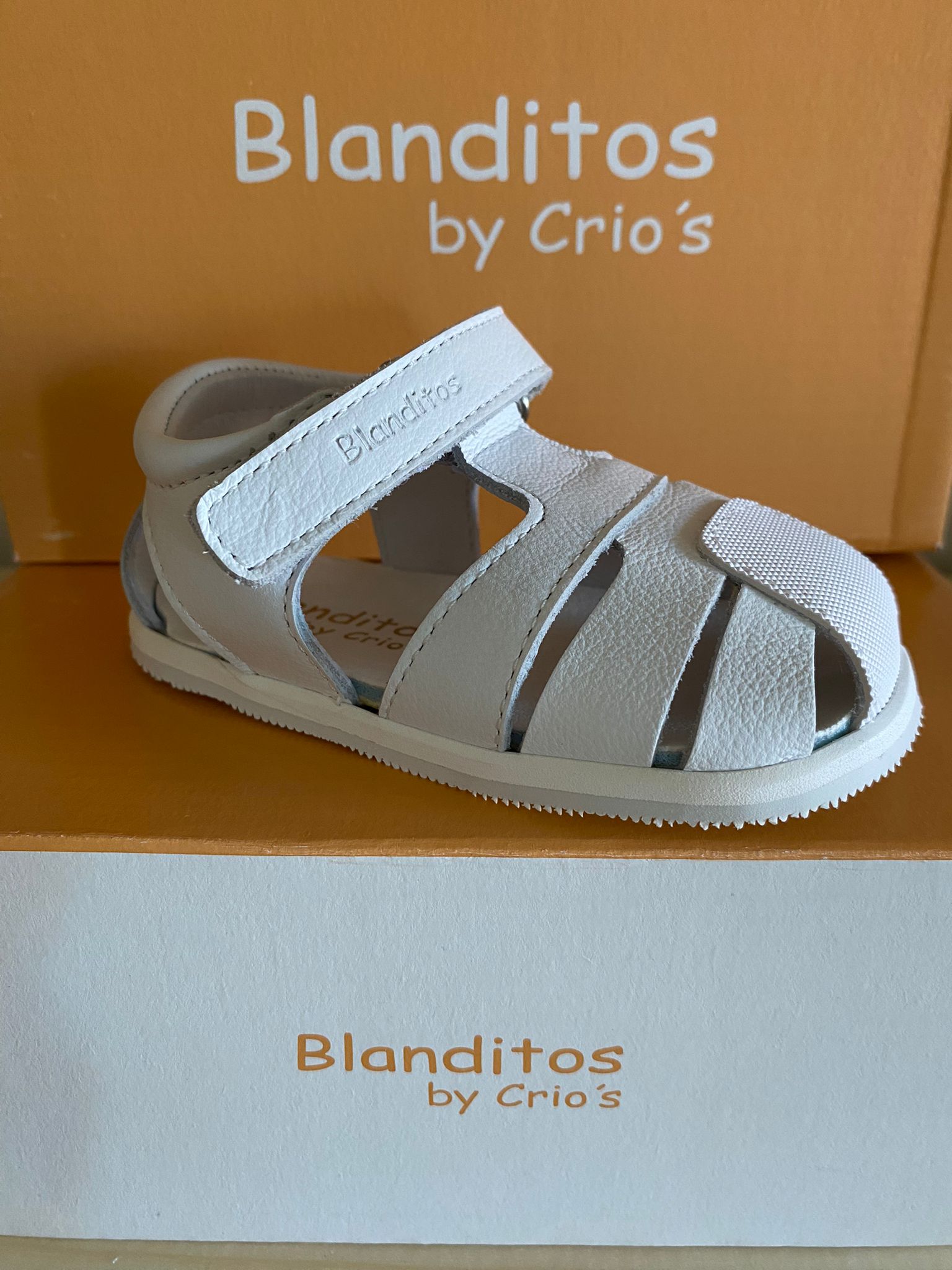 Sandalias que respetan los pies de los niños - Blanditos Isla Blanco