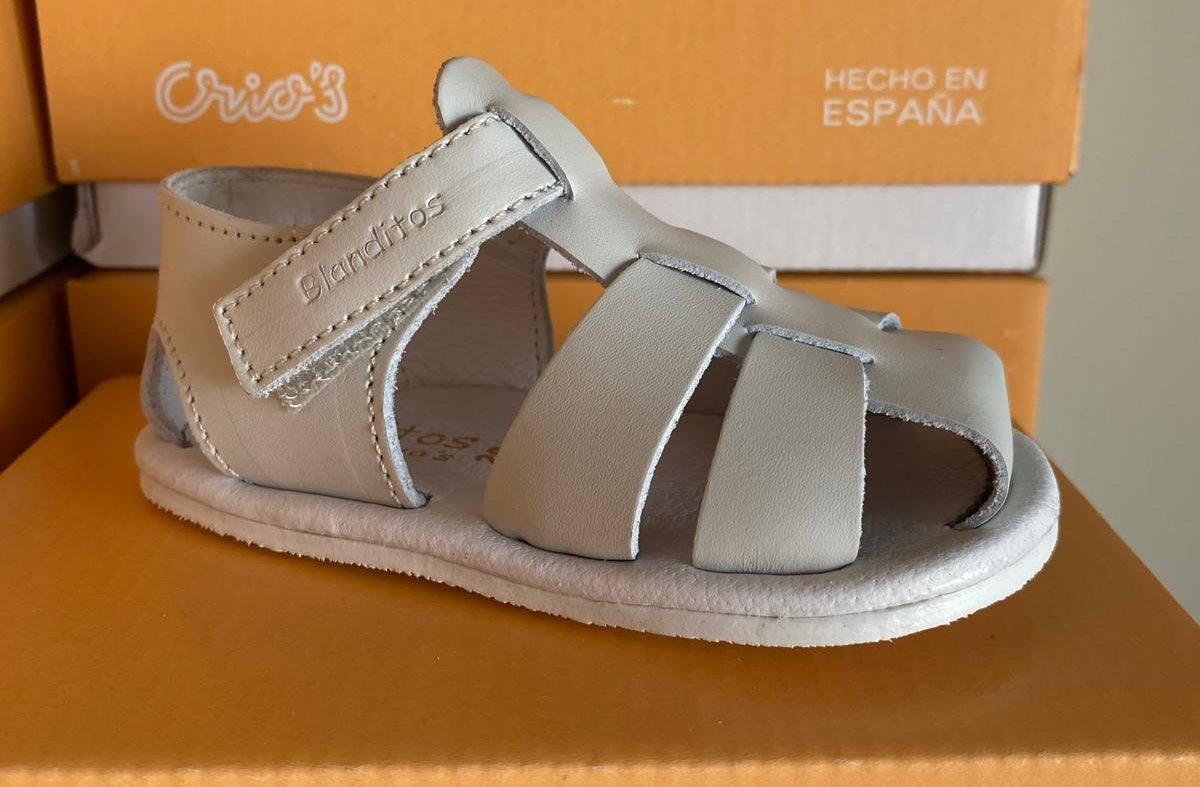 Sandalias que respetan los pies de los niños - Blanditos Cielo Cinza