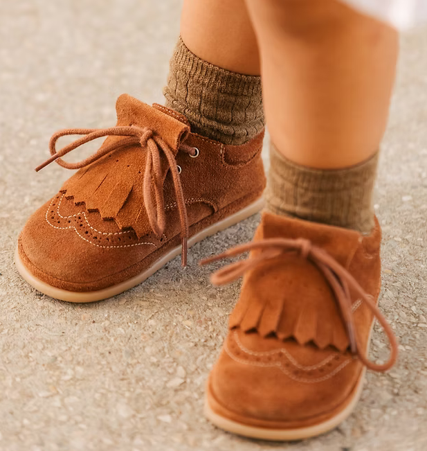 Ovejita que respeta los pies de los niños - Rooties Mémé Areia