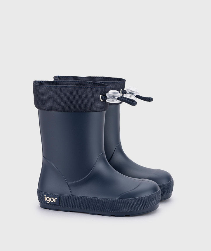Botas impermeables que respetan los pies de los niños - Igor Yogi Cuello Marino