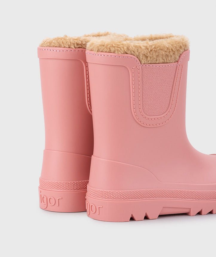 Botas impermeables que respetan los pies de los niños - Igor Yogi Cuello Marino