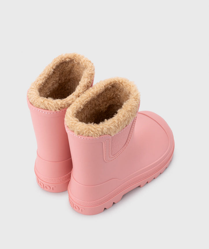 Botas impermeables que respetan los pies de los niños - Igor Yogi Cuello Marino