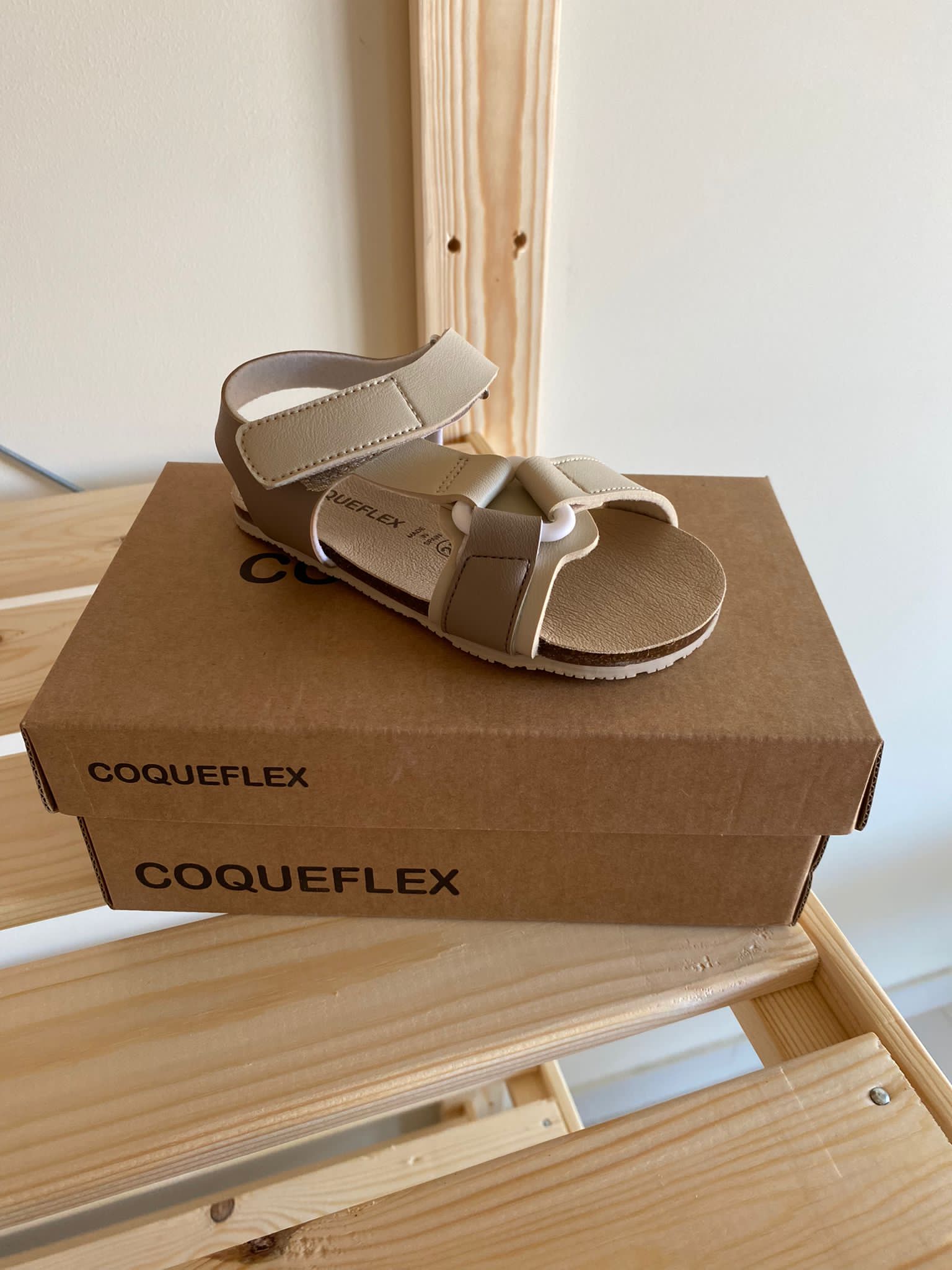 Sandalias que respetan los pies de los niños - Coqueflex Beige