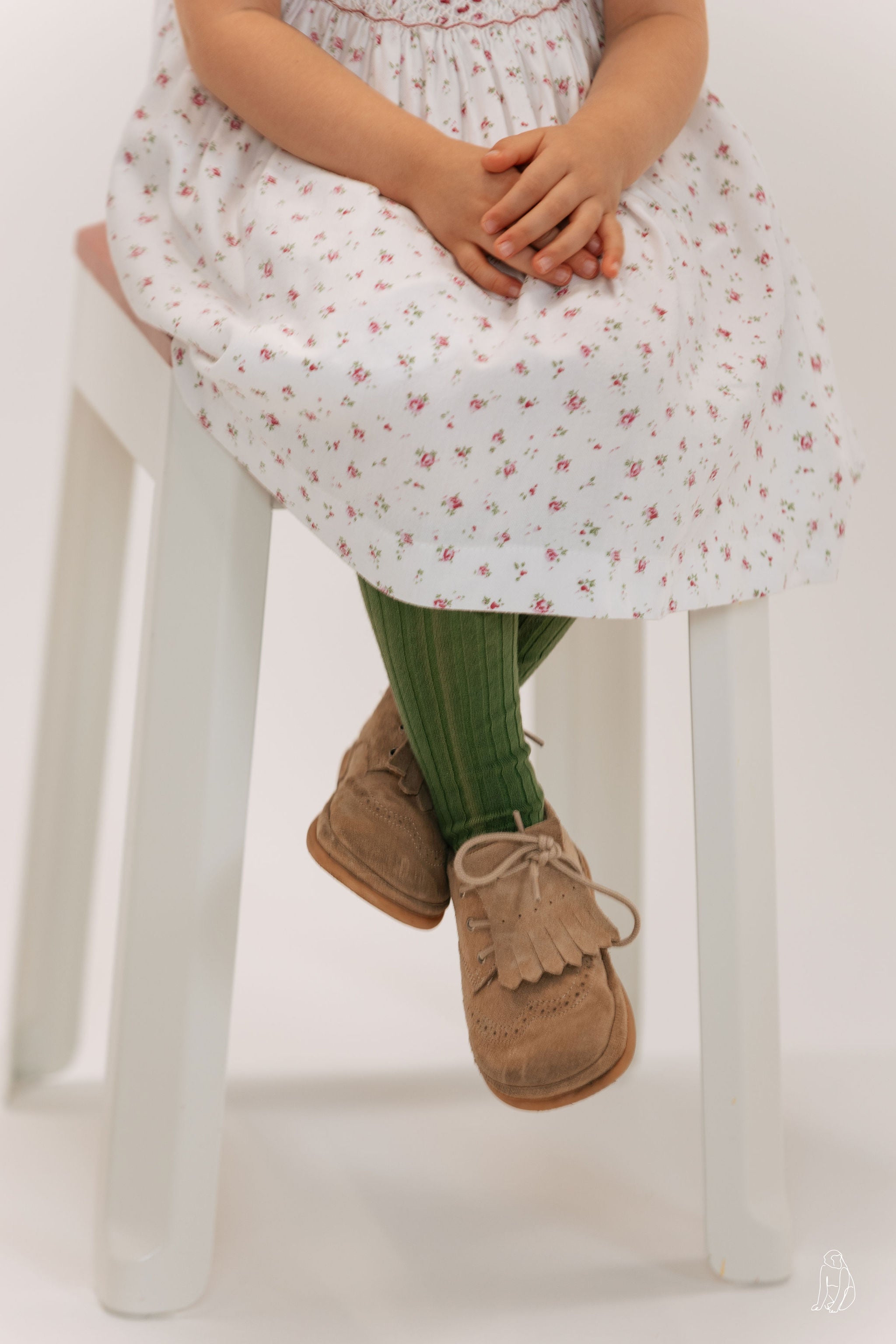 Ovejita que respeta los pies de los niños - Rooties Mémé Areia