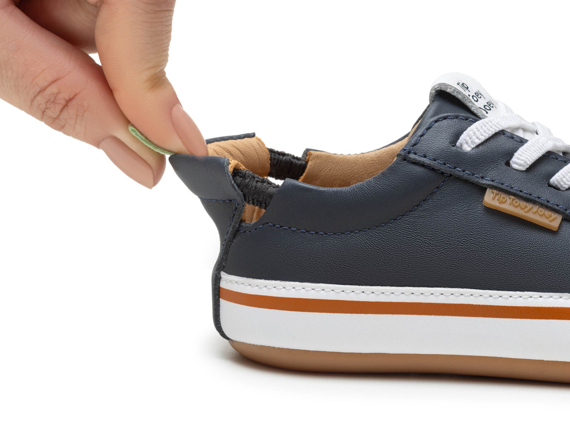Zapatillas Tip Toey Joey para niños, cómodas para los pies, en azul marino y blanco