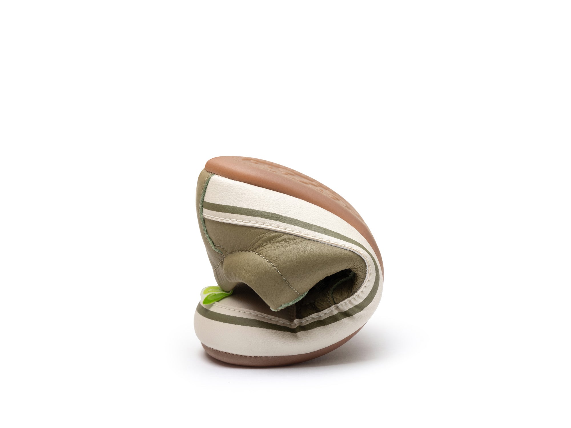 Zapatillas Tip Toey Joey para niños, cómodas para los pies, color olivo y tapioca