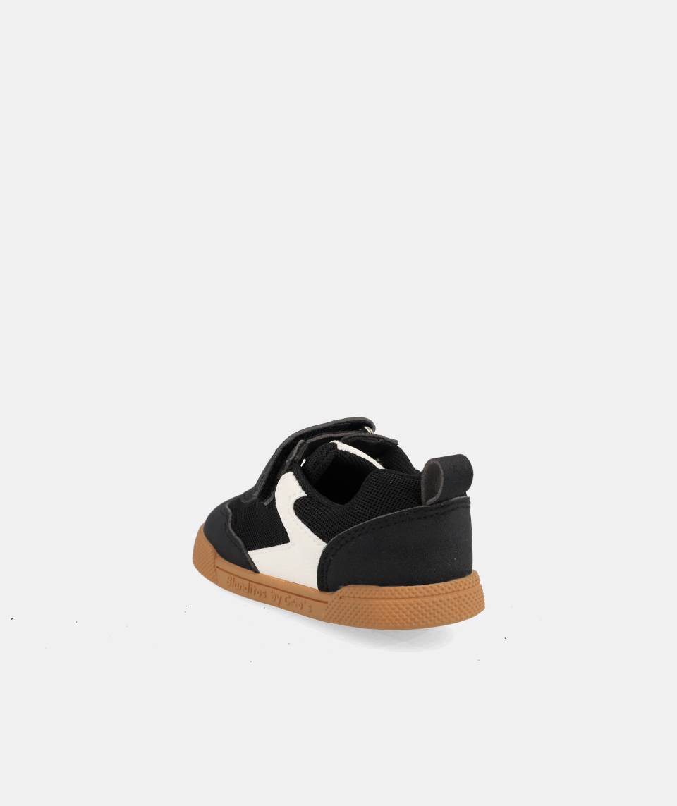 Zapatillas deportivas que respetan los pies de los niños - Blanditos Flash Vegan Black