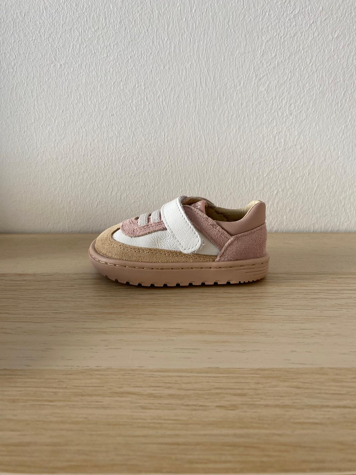 Calzado deportivo que respeta los pies de los niños - Blanditos Lagos Rosa