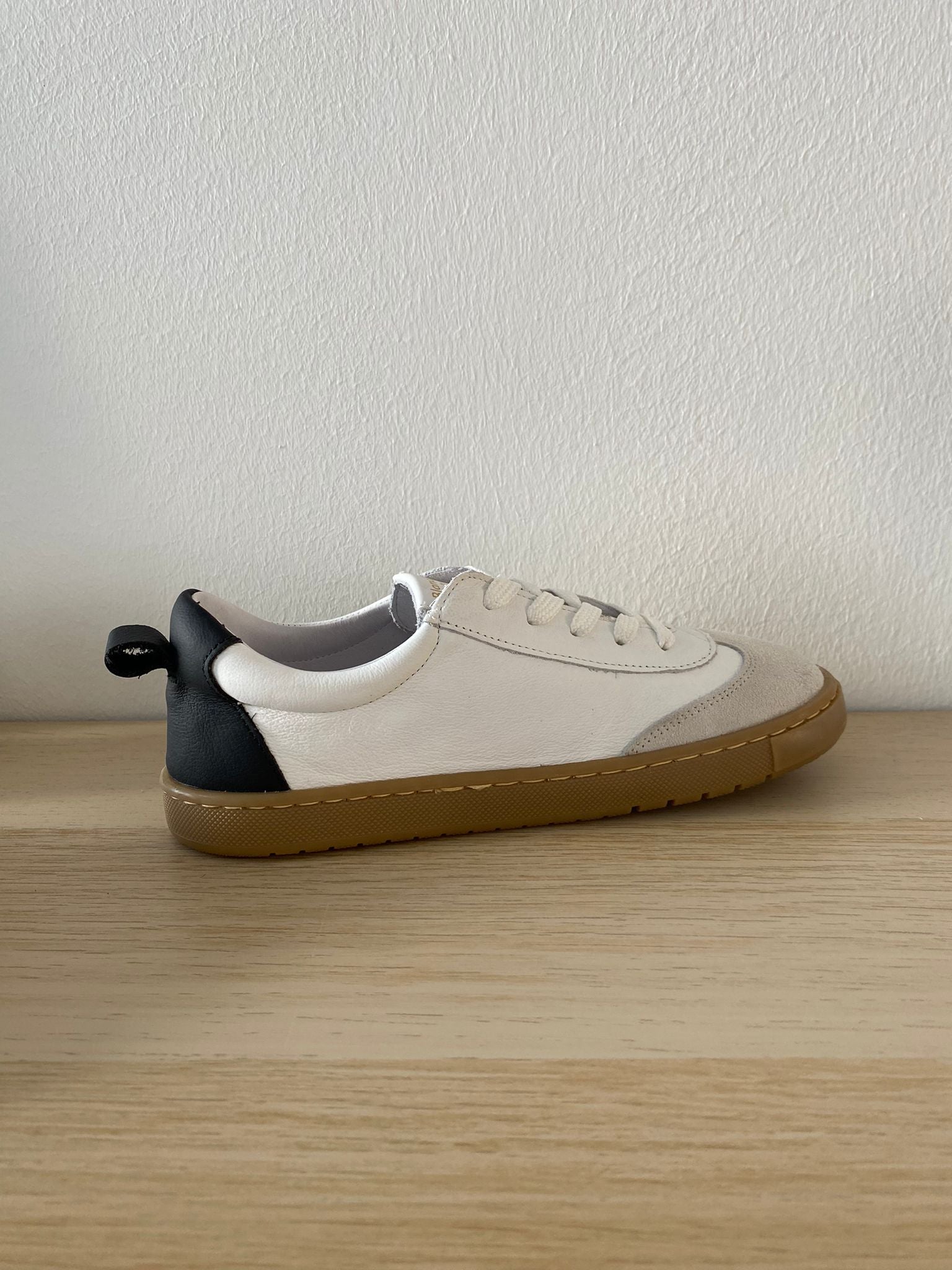 Zapatillas deportivas cómodas para los pies - Blanditos Delfín Blanco (Adulto)
