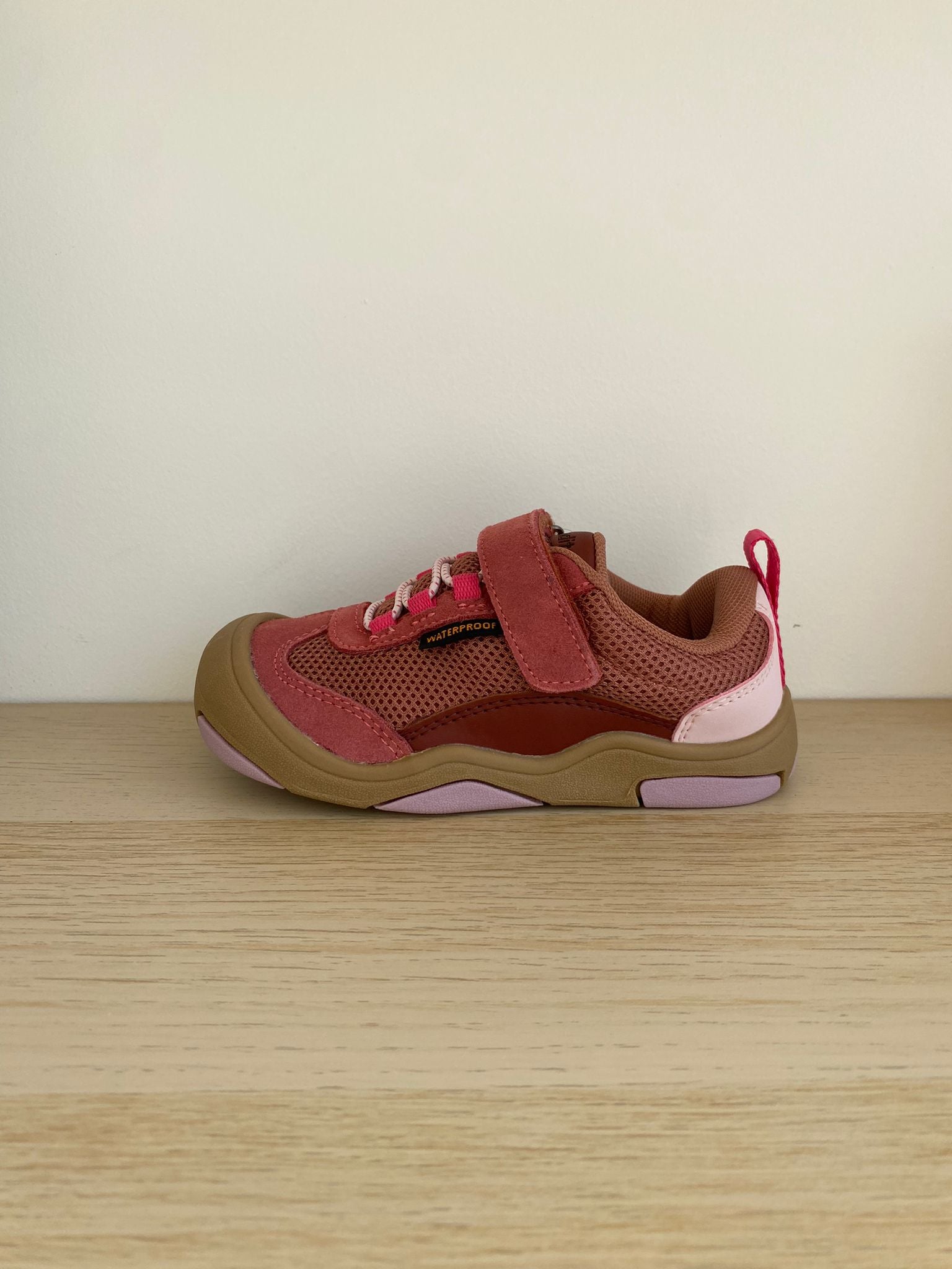 Zapatillas veganas impermeables que respetan los pies de los niños - Blanditos Apolo Rosa