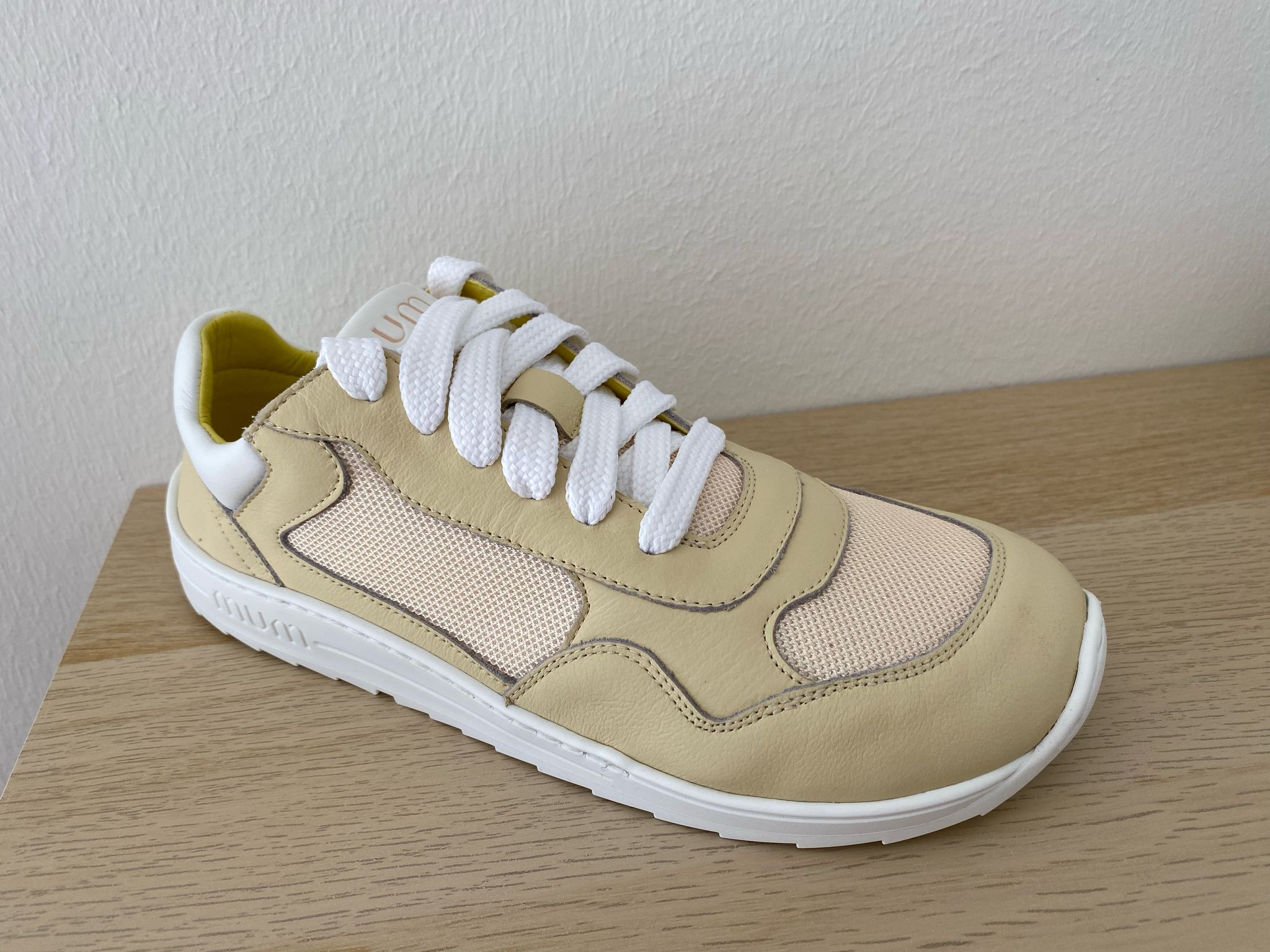 Zapatillas descalzas MUM - Modelo Daniela Crema