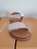 Sandalia Creta que respeta los pies de los niños - Blanditos Dourada 