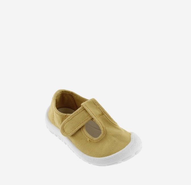 Sandalias de lona que respetan los pies de los niños - Victoria Trigo 