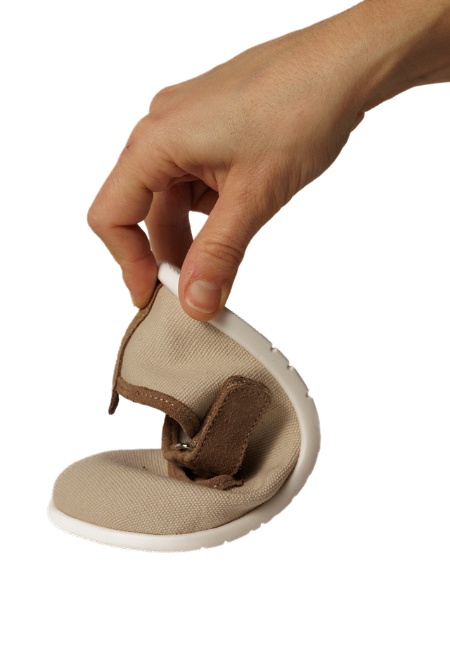 Ovejita que respeta los pies de los niños - Rooties PiuPiu Areia