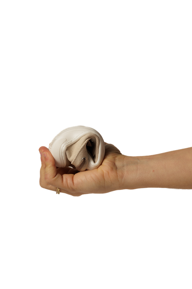 Ovejita que respeta los pies de los niños - Rooties PiuPiu Areia