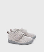Zapatillas que respetan los pies de los niños - Igor Pana Hielo