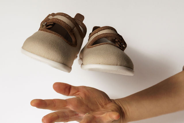 Ovejita que respeta los pies de los niños - Rooties PiuPiu Areia