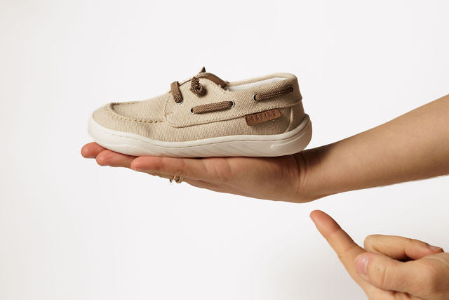 Ovejita que respeta los pies de los niños - Rooties PiuPiu Areia