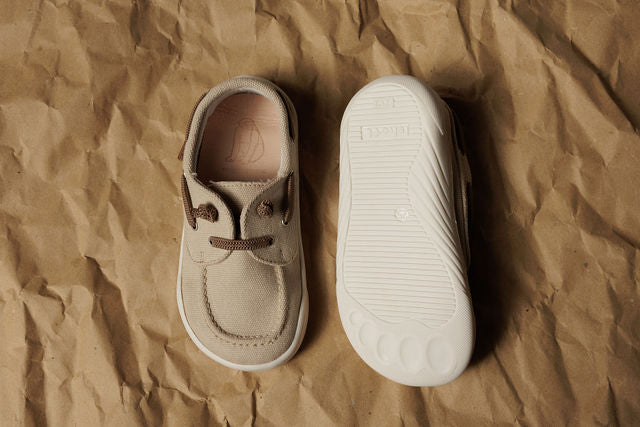 Ovejita que respeta los pies de los niños - Rooties PiuPiu Areia