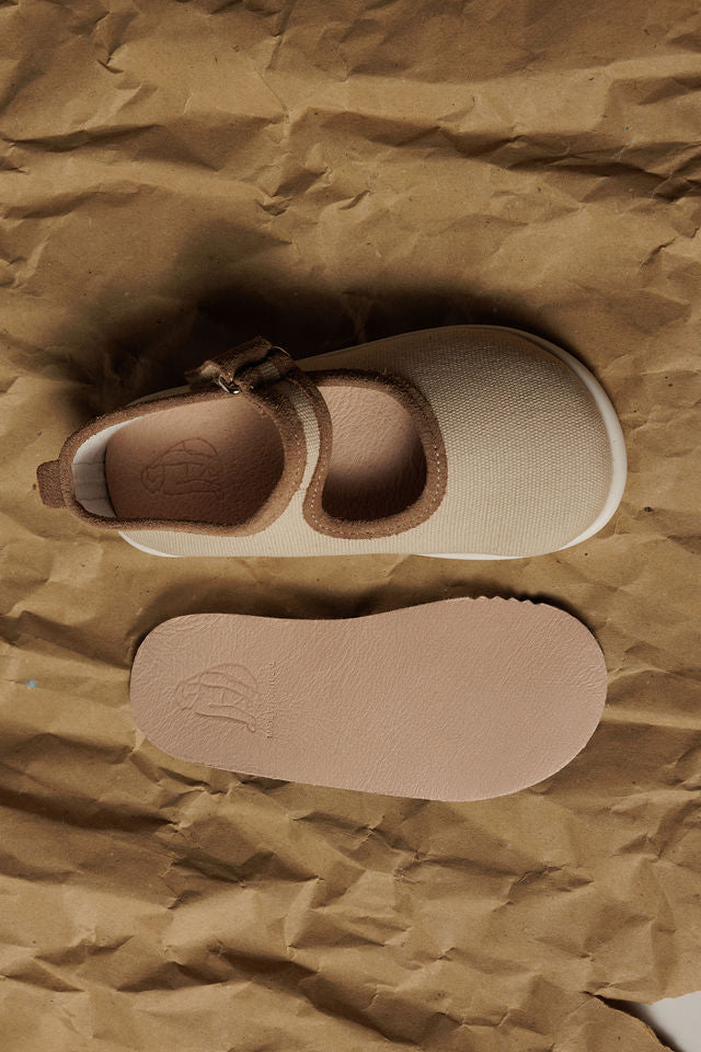 Ovejita que respeta los pies de los niños - Rooties PiuPiu Areia