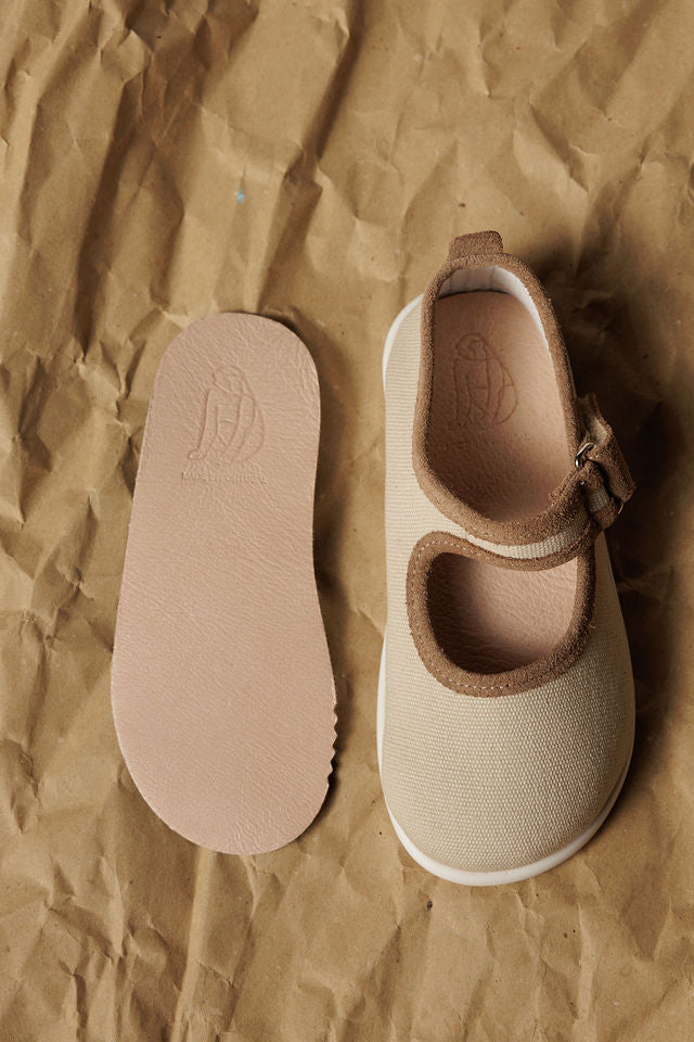 Ovejita que respeta los pies de los niños - Rooties PiuPiu Areia