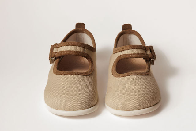 Ovejita que respeta los pies de los niños - Rooties PiuPiu Areia