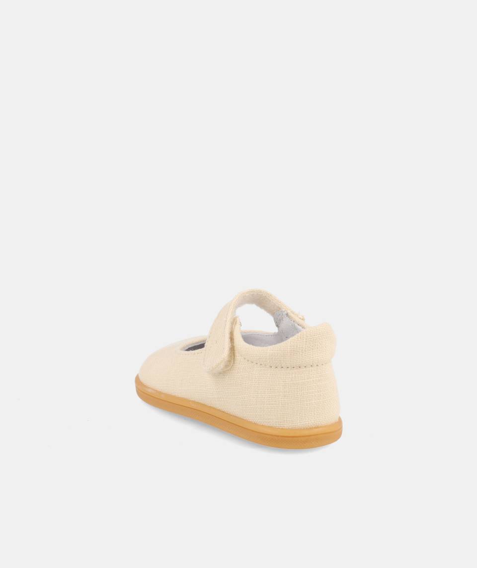 Sabrina respeta los pies de los niños - Blanditos Delhi Arena