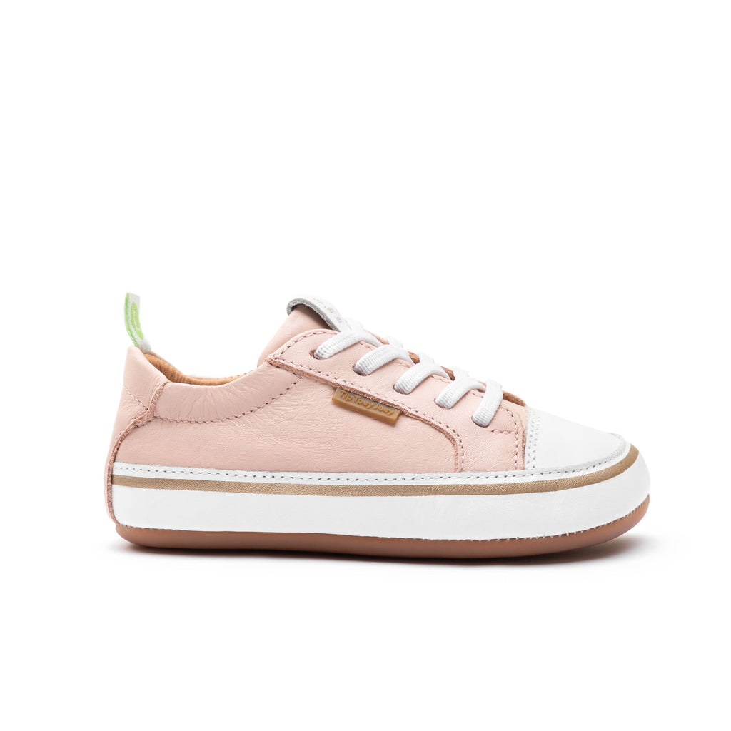 Zapatillas Tip Toey Joey para niños, cómodas para los pies, en algodón de azúcar y blanco