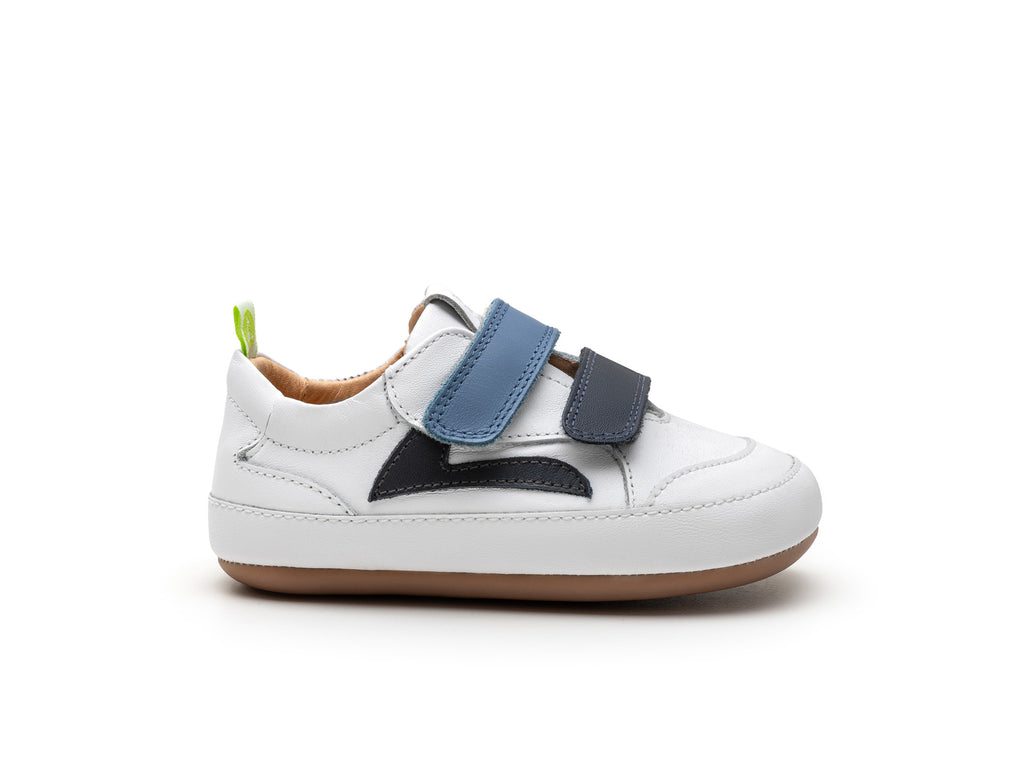 Zapatillas Tip Toey Joey para niños, cómodas para los pies, en blanco Landy y azul marino ceniza