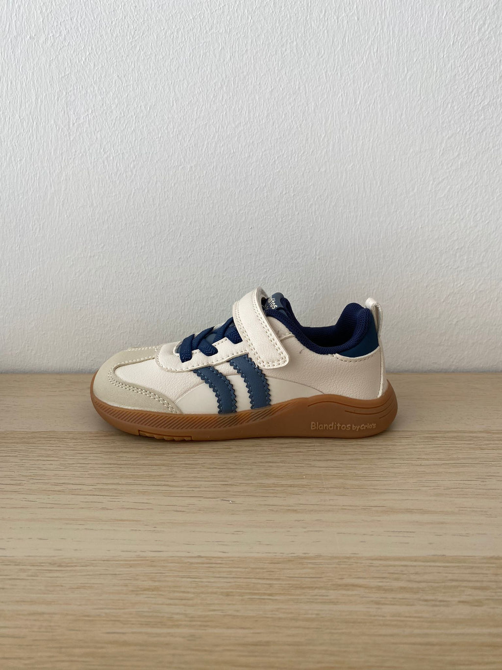 Zapatillas deportivas que respetan los pies de los niños - Blanditos Ares Vegan Beige 