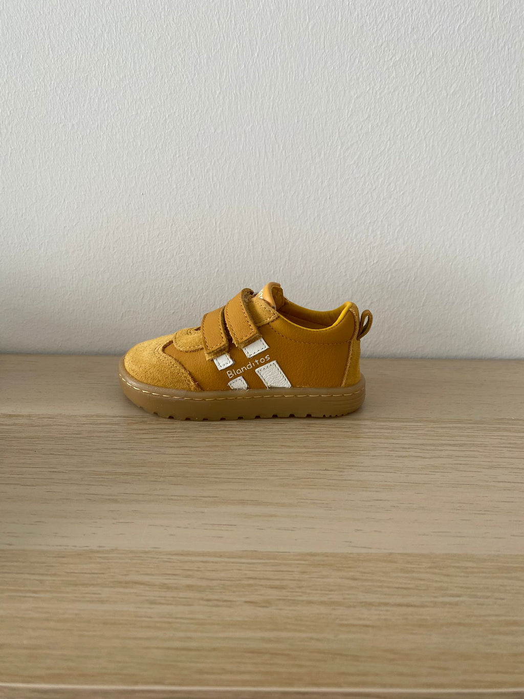 Zapatillas deportivas que respetan los pies de los niños - Blanditos Lisboa Ocre