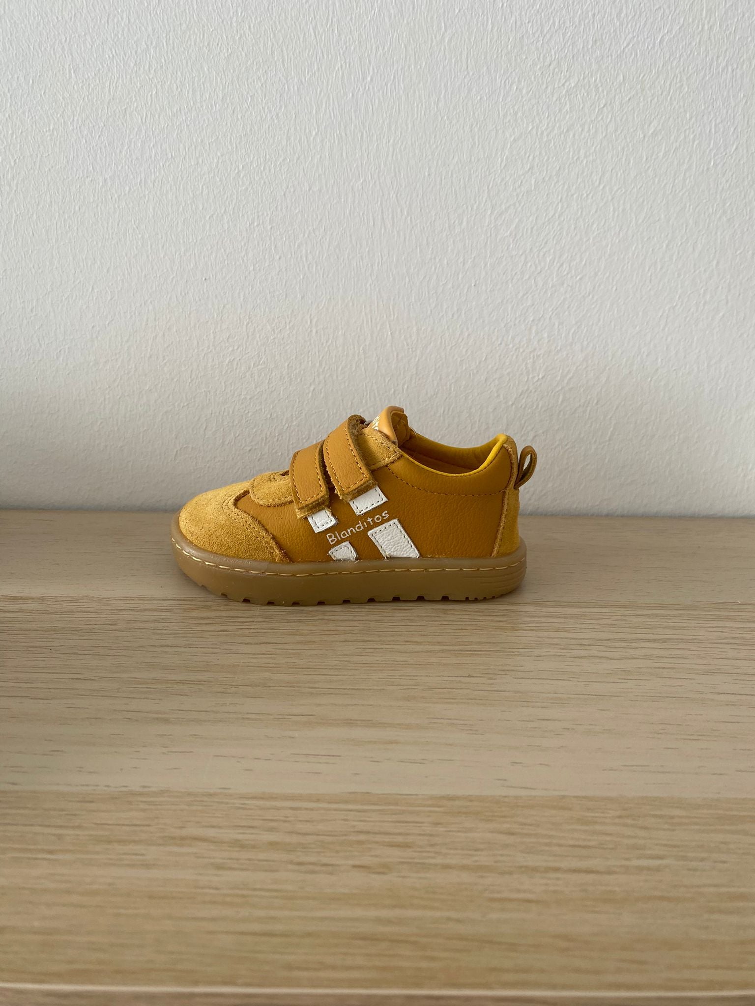 Zapatillas deportivas que respetan los pies de los niños - Blanditos Lisboa Ocre