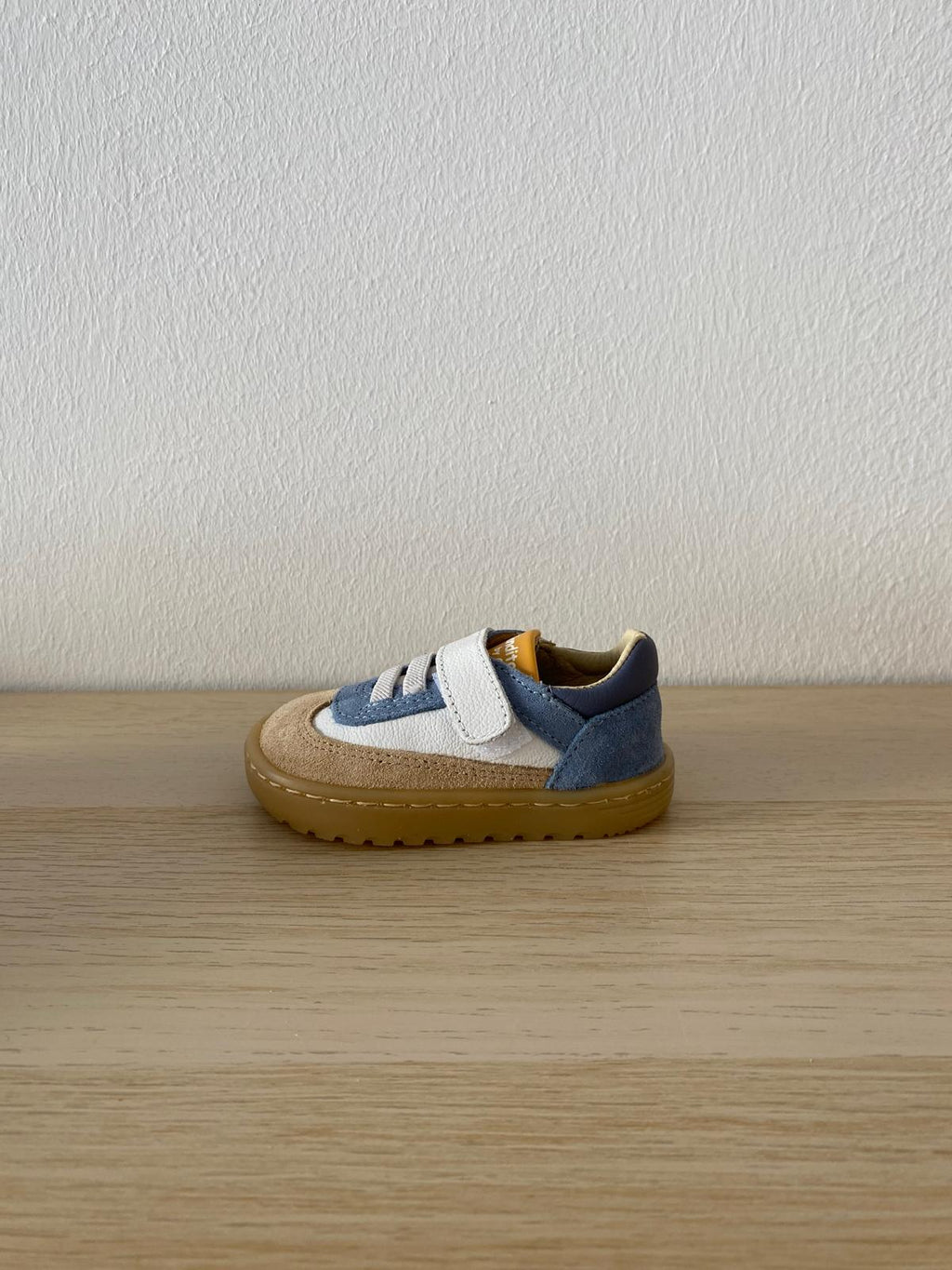 Zapatillas deportivas que respetan los pies de los niños - Blanditos Lagos Azul