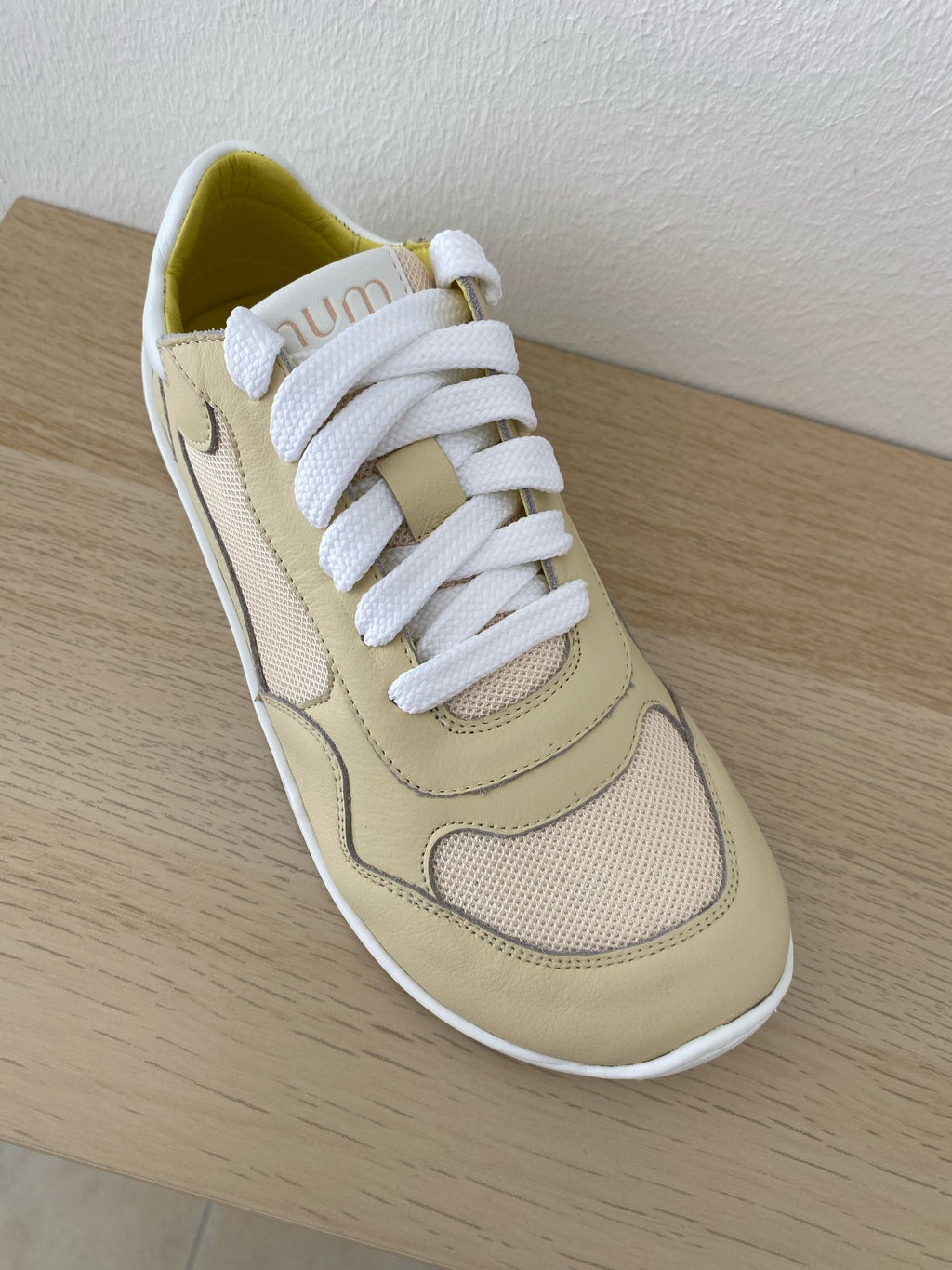 Zapatillas descalzas MUM - Modelo Daniela Crema 